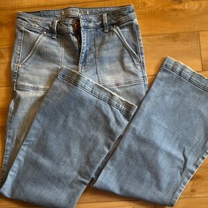 American Eagle light washed jeans SO 8